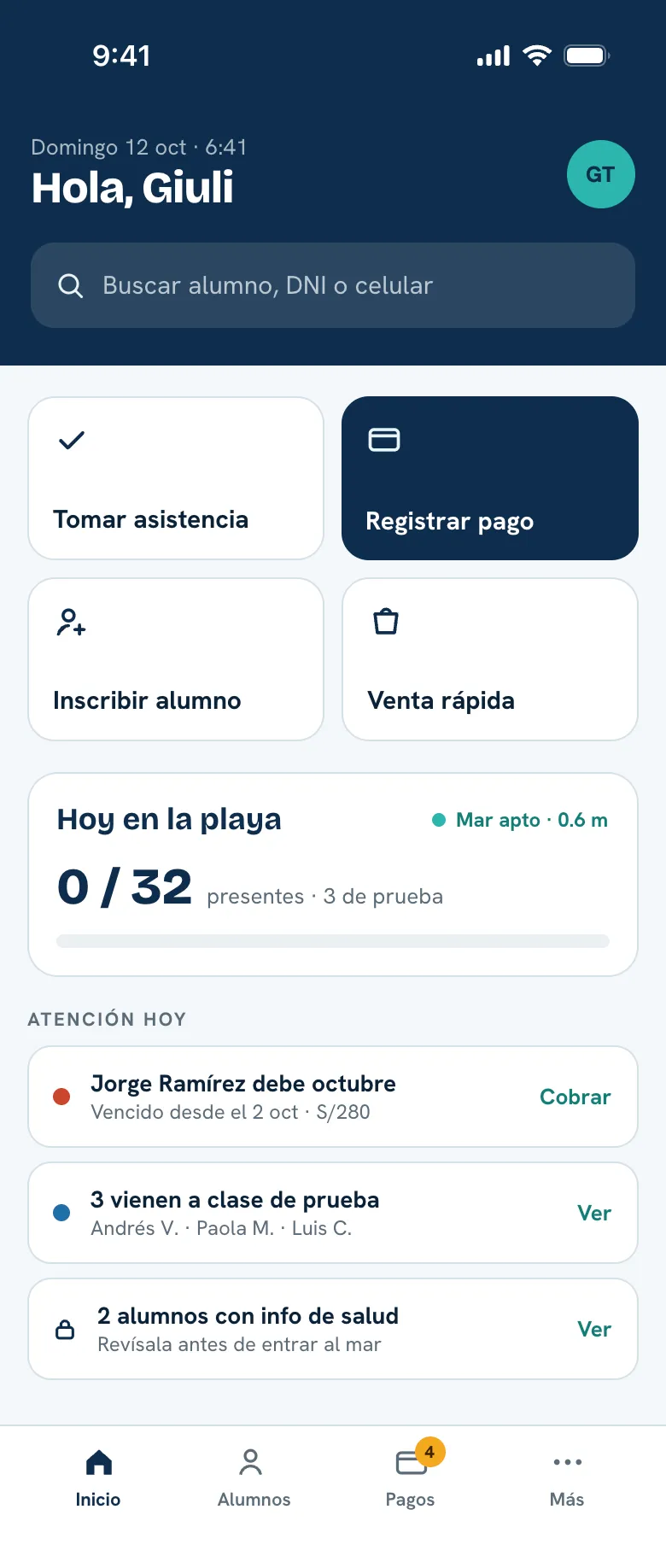App del profe en el teléfono para tomar asistencia en la playa.